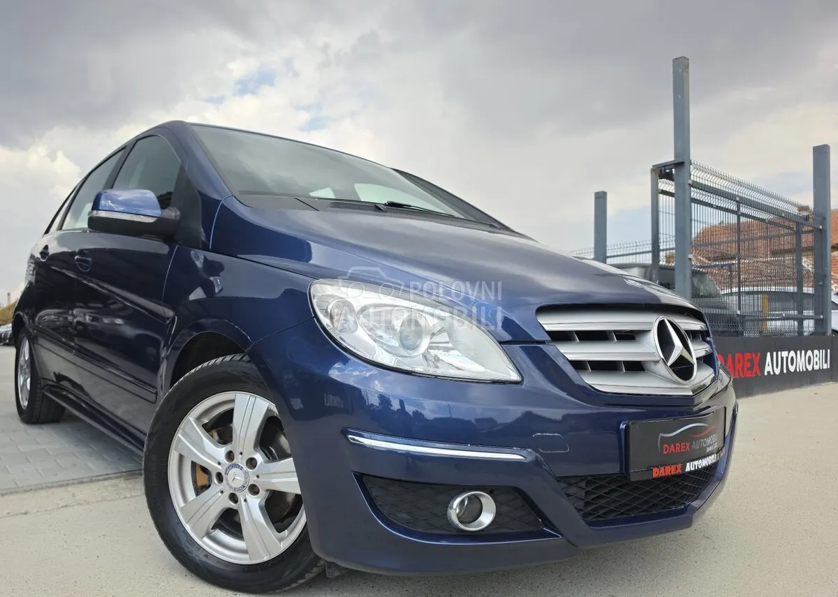 Mercedes-Benz B 180