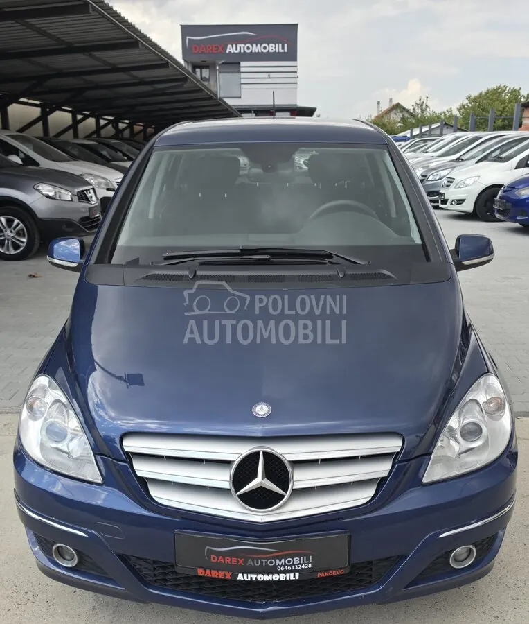 Mercedes-Benz B 180