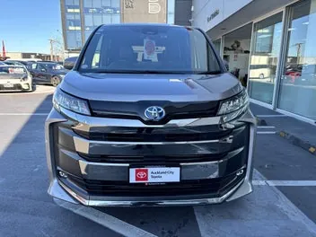 Toyota Noah 2023 photo 5