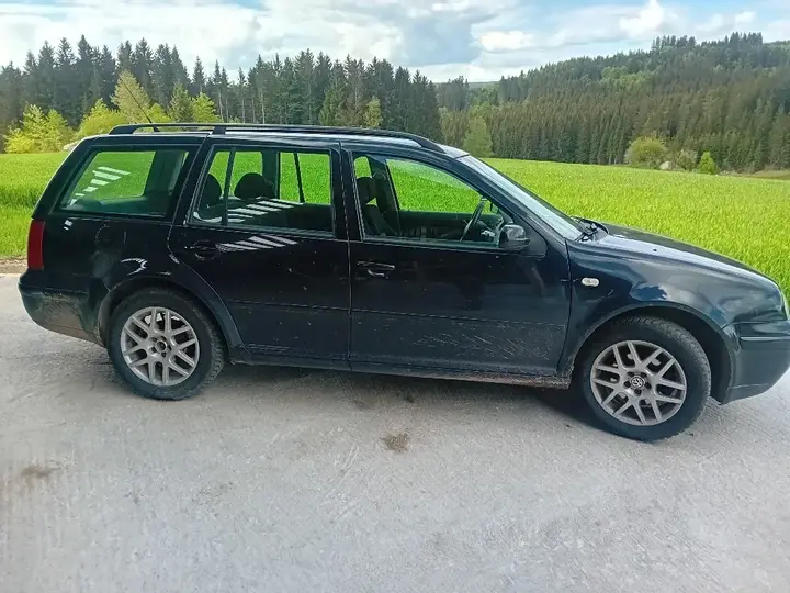 Volkswagen Golf Variant 2003 photo 2