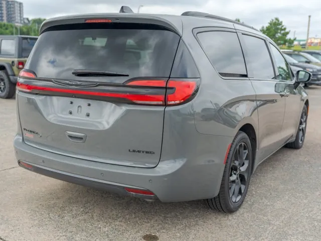 Chrysler Pacifica 2025 photo 5