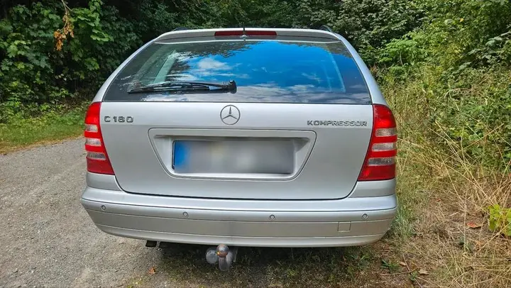 Mercedes-Benz C180