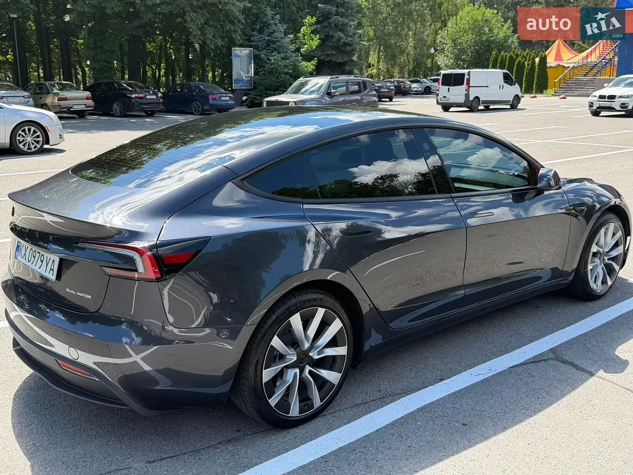Tesla Model 3 2025 photo 4