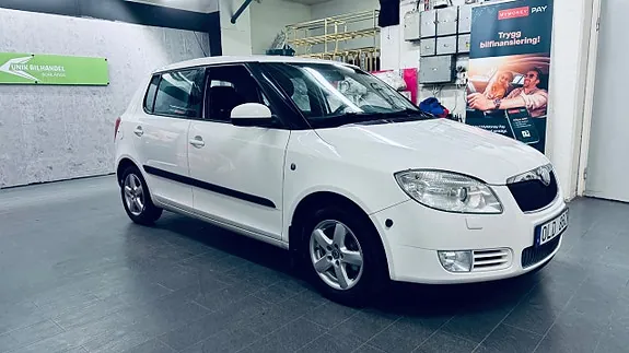 Skoda Fabia 2009 photo 3