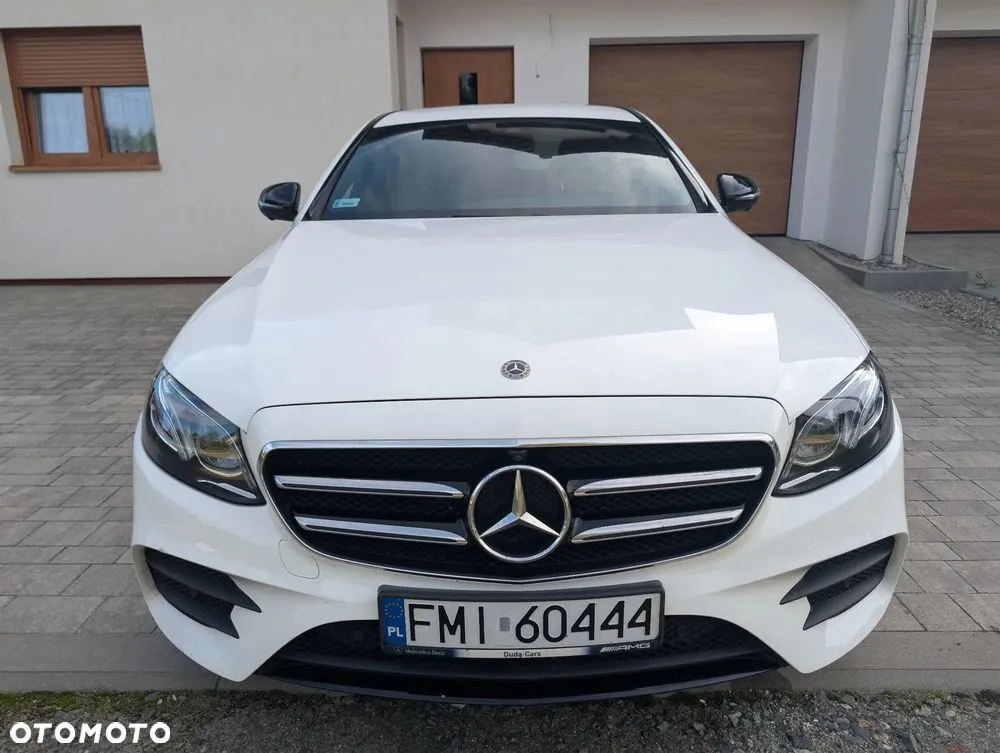 Mercedes-Benz E-Class 2017 photo 2