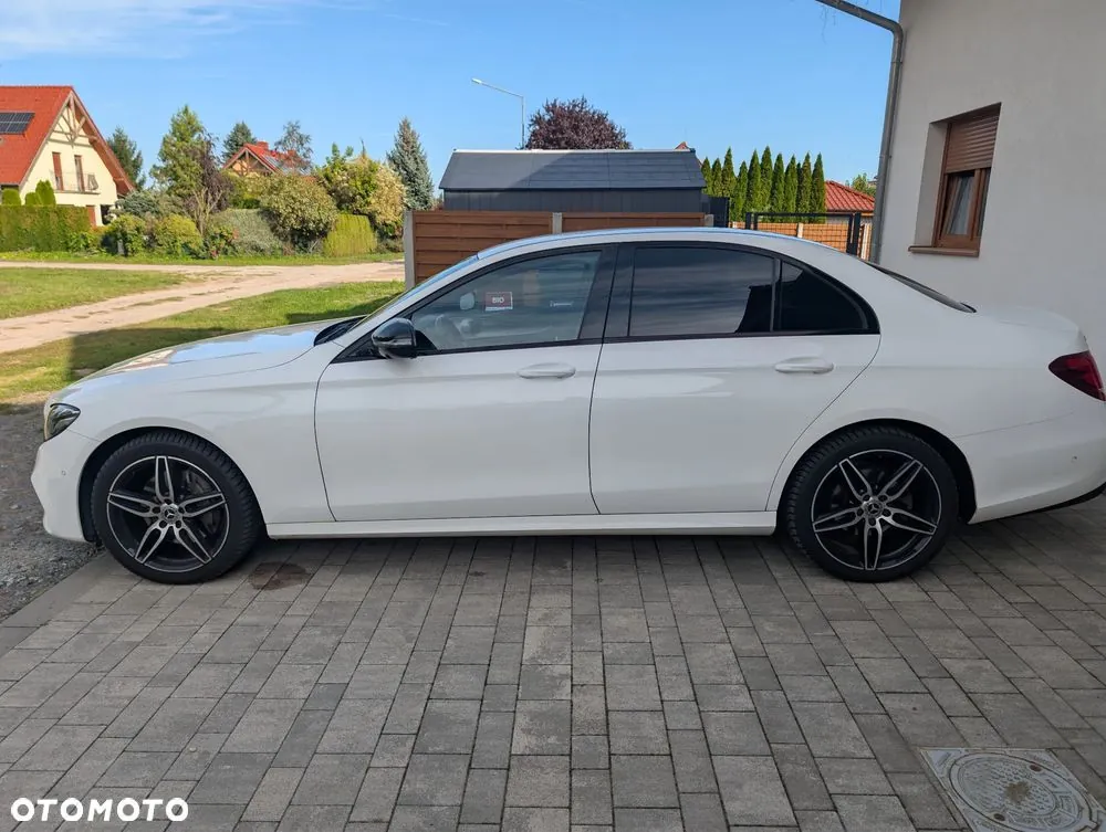 Mercedes-Benz E-Class 2017 photo 3