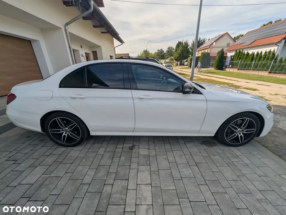 Mercedes-Benz E-Class 2017 photo 5