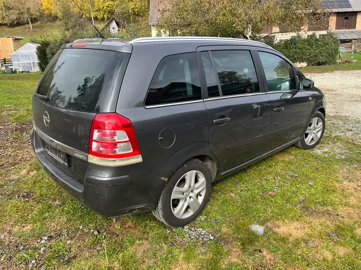 Opel Zafira 2010 photo 3
