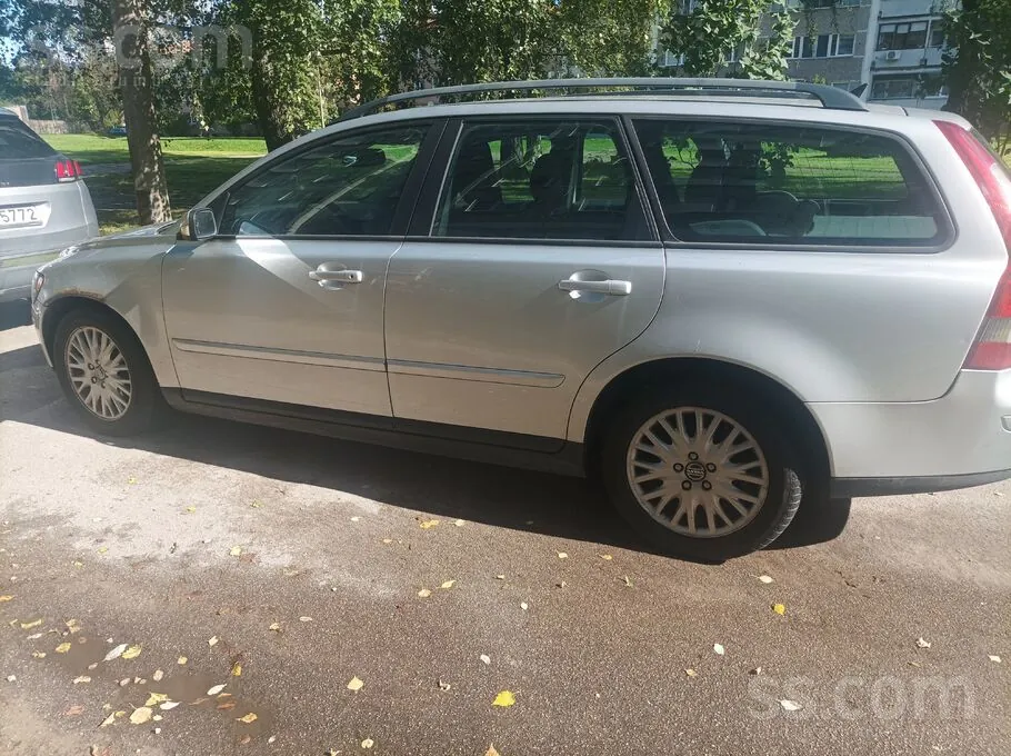 Volvo V50 2004 photo 2
