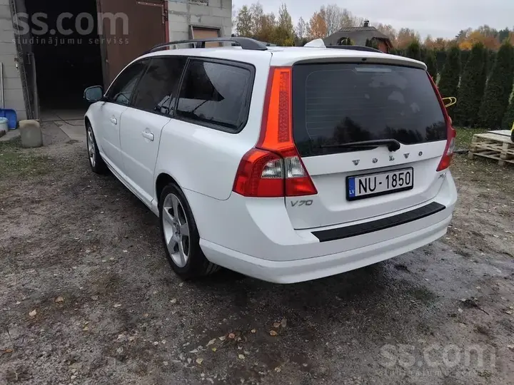 Volvo V70 2012 photo 3