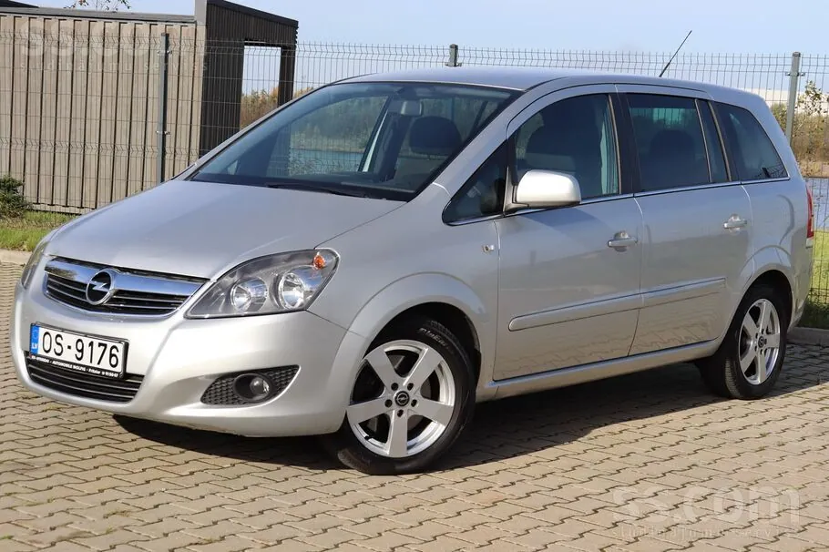Opel Zafira 2011 photo 4