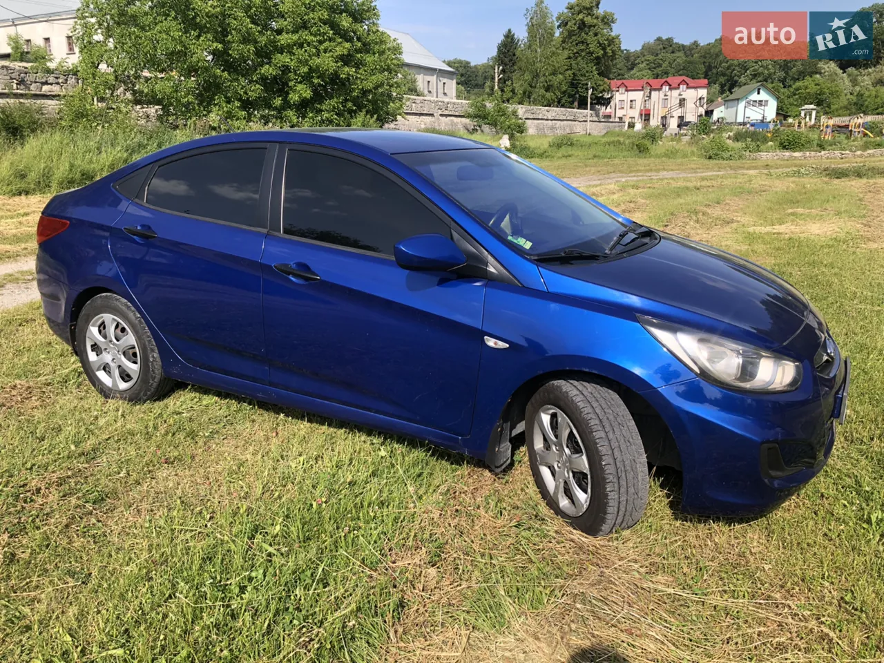Hyundai Accent 2012 photo 2