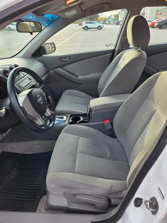 Nissan Altima 2012 photo 4