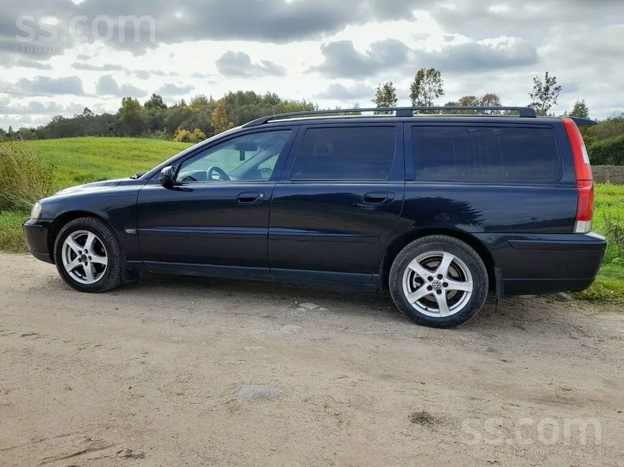 Volvo V70 2004 photo 2