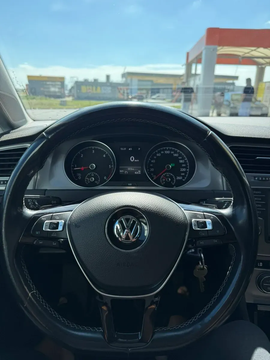 Volkswagen Golf 2015 photo 2
