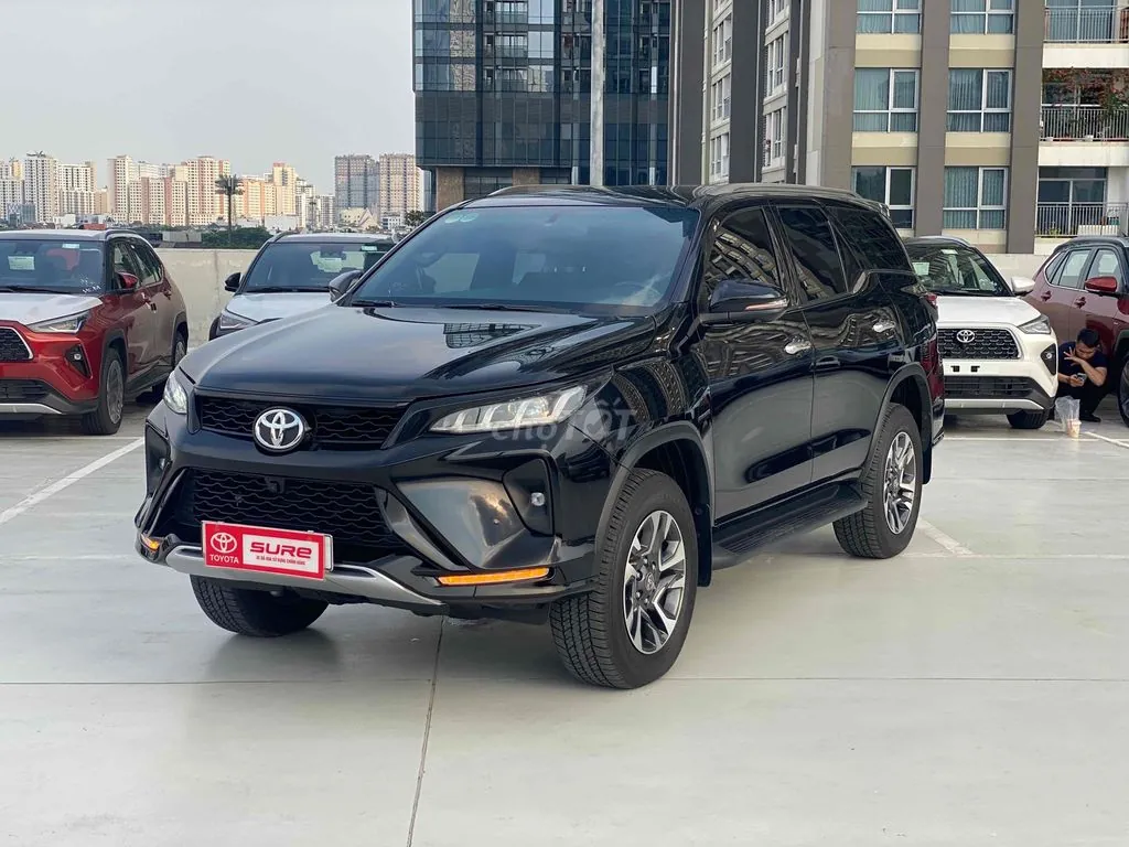 Toyota Fortuner 2025 photo 3