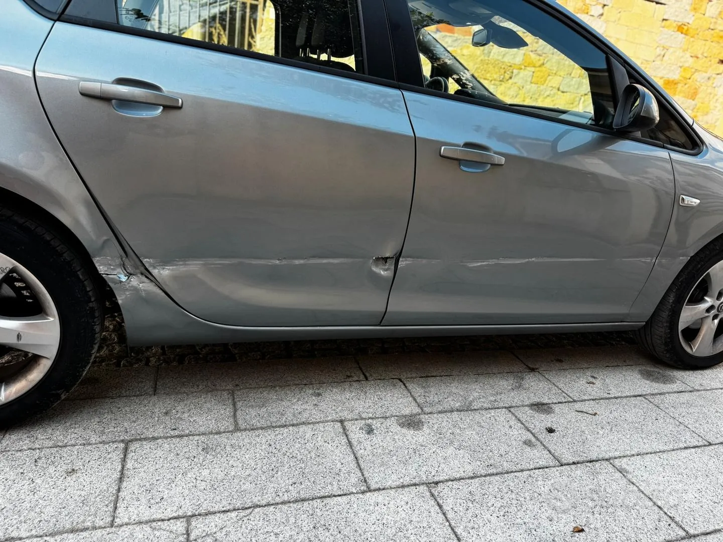Opel Astra 2010 photo 4