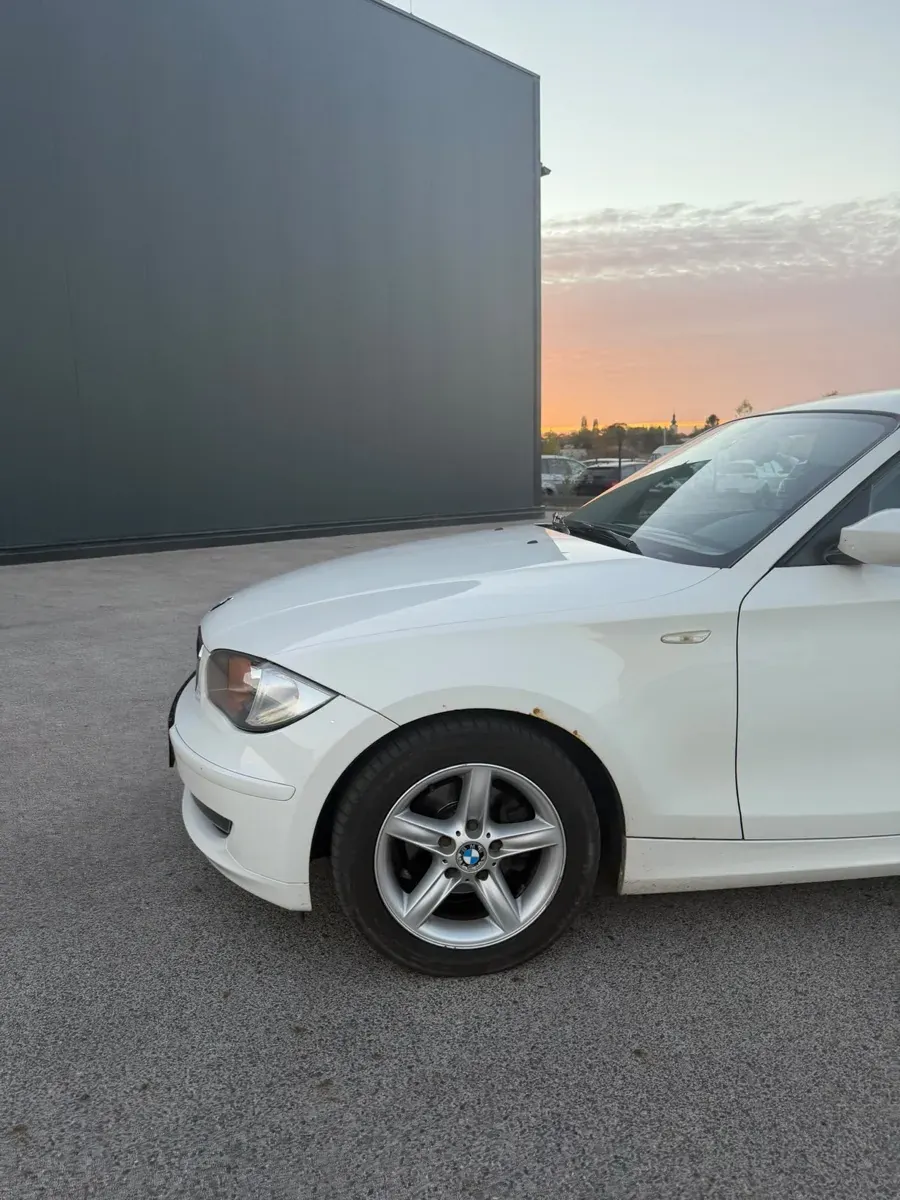 BMW 1 Series 2009 photo 3