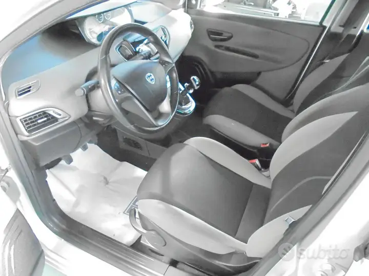 Lancia Ypsilon 2013 photo 5