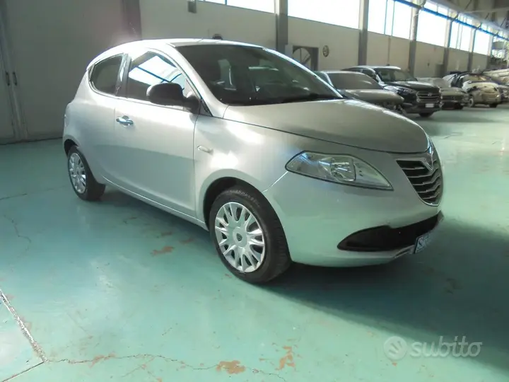 Lancia Ypsilon 2013 photo 2