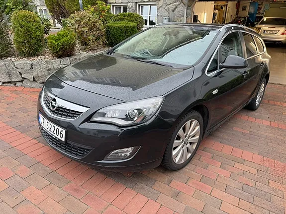 Opel Astra 2012 photo 2