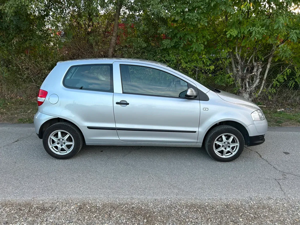Volkswagen Fox 2005 photo 2