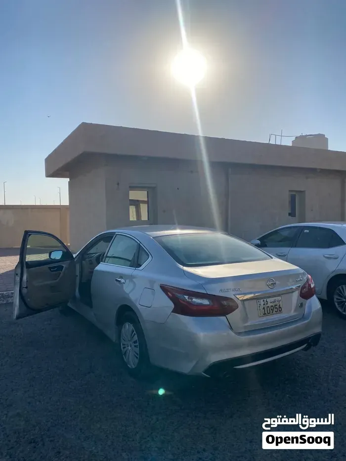 Nissan Altima 2018 photo 4