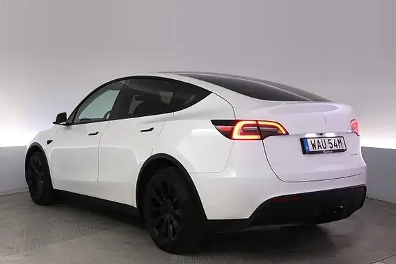 Tesla Model Y 2023 photo 4