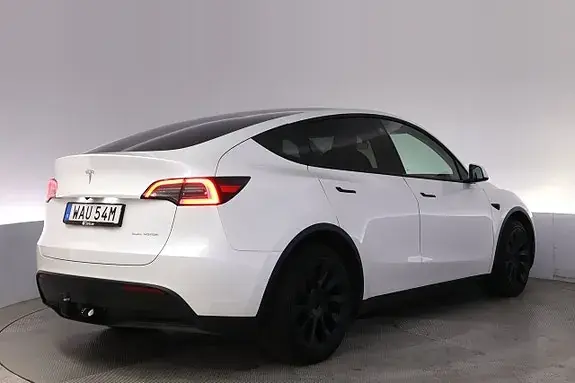 Tesla Model Y 2023 photo 5