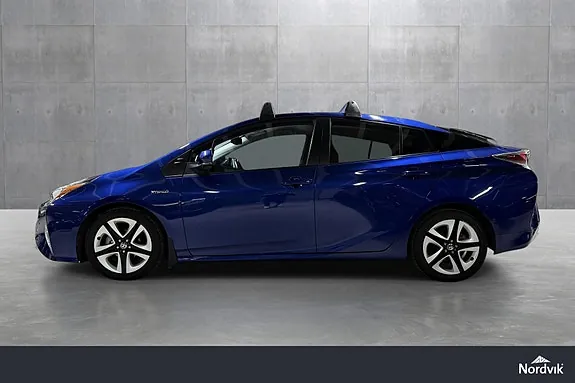 Toyota Prius 2016 photo 2