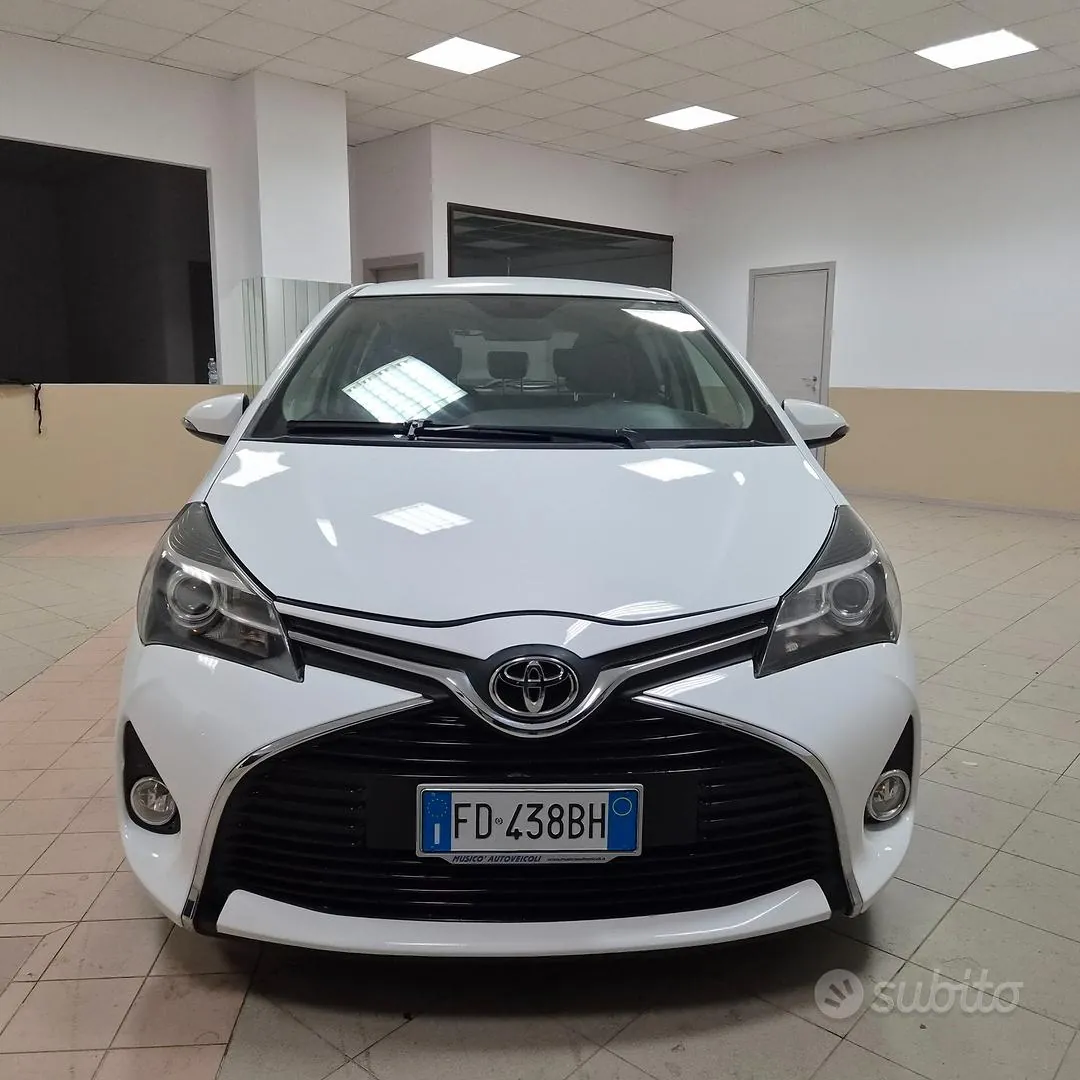 Toyota Yaris 2016 photo 2