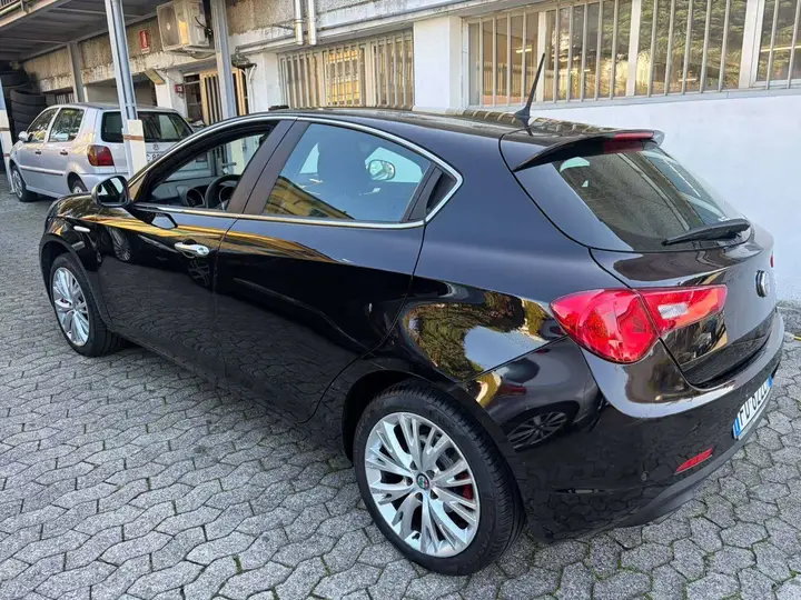 Alfa Romeo Giulietta 2016 photo 4