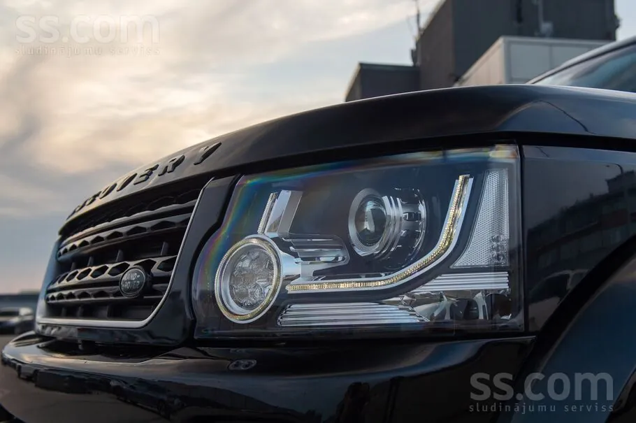 Land Rover Discovery 2015 photo 2