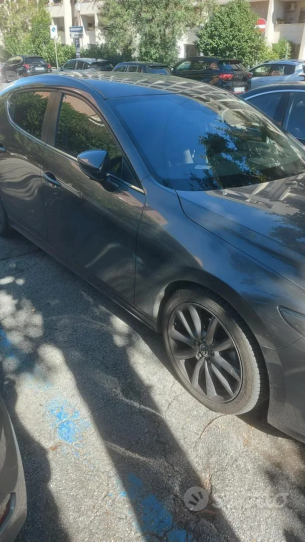 Mazda Mazda3 2019 photo 3