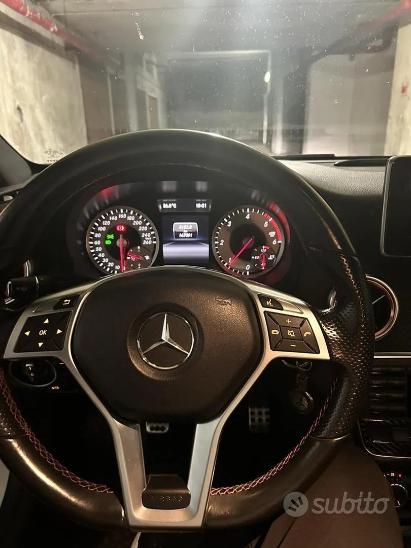 Mercedes-Benz A 180 2015 photo 3