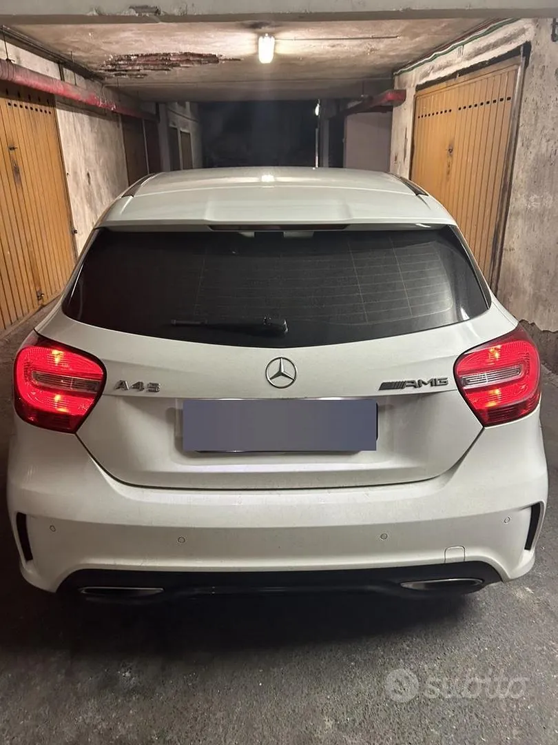 Mercedes-Benz A 180 2015 photo 2