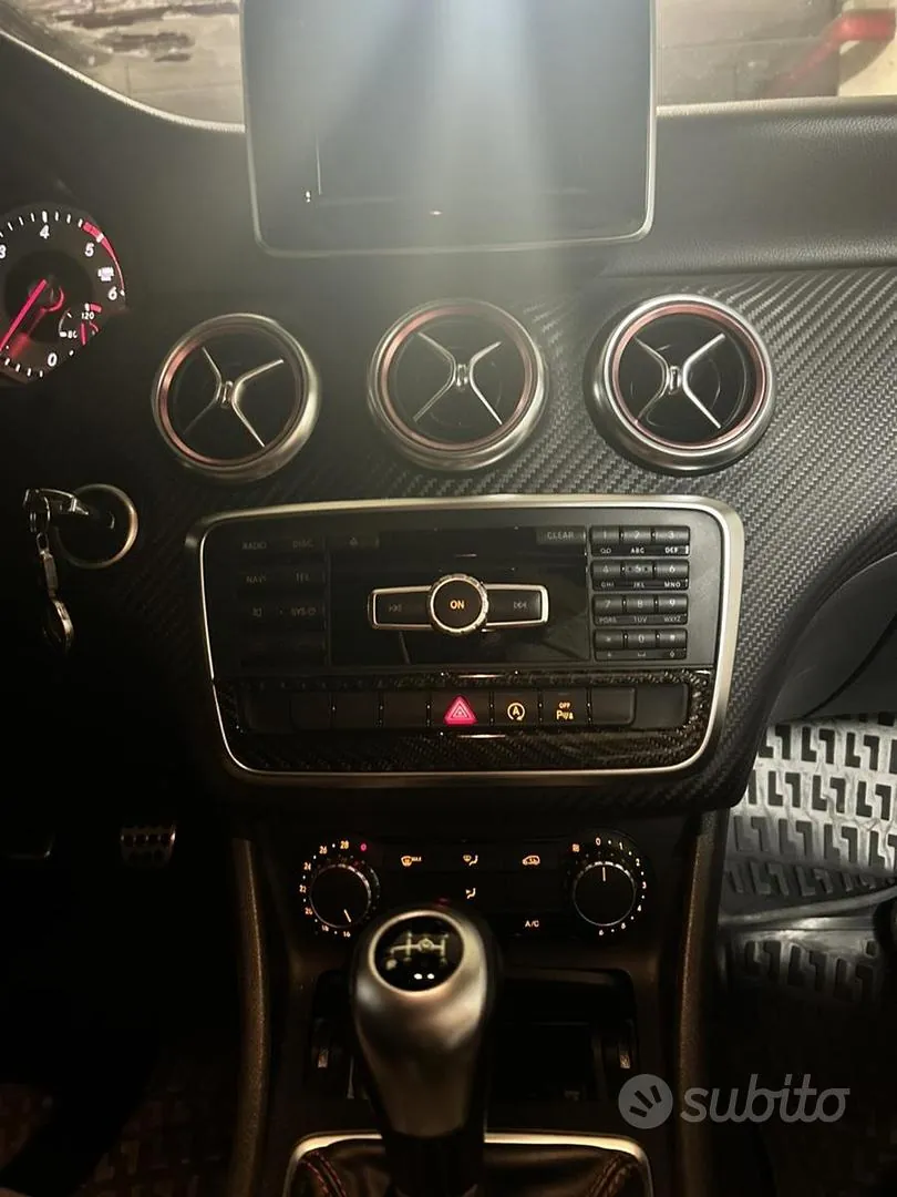 Mercedes-Benz A 180 2015 photo 5