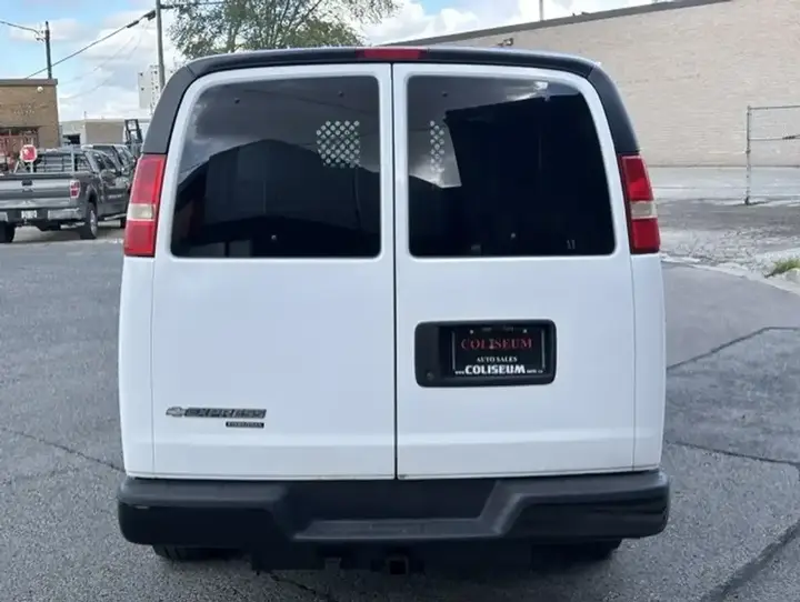 Chevrolet Express 2500 2013 photo 5