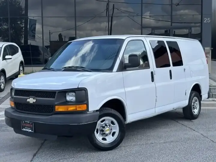Chevrolet Express 2500 2013 photo 2