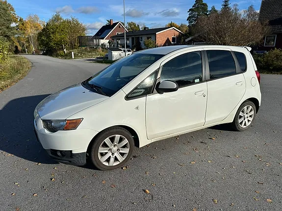 Mitsubishi Colt 2013 photo 2