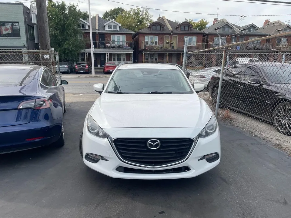 Mazda Mazda3 2018 photo 2