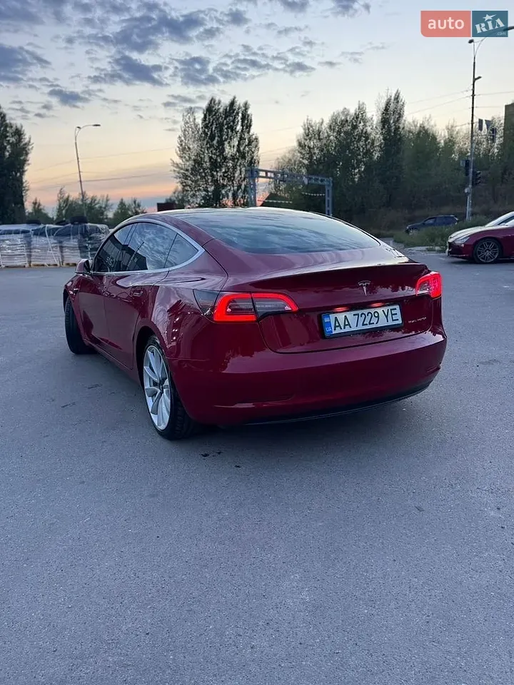 Tesla Model 3 2018 photo 3