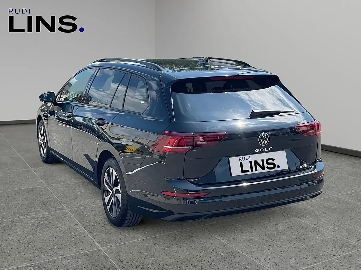 Volkswagen Golf 2026 photo 3