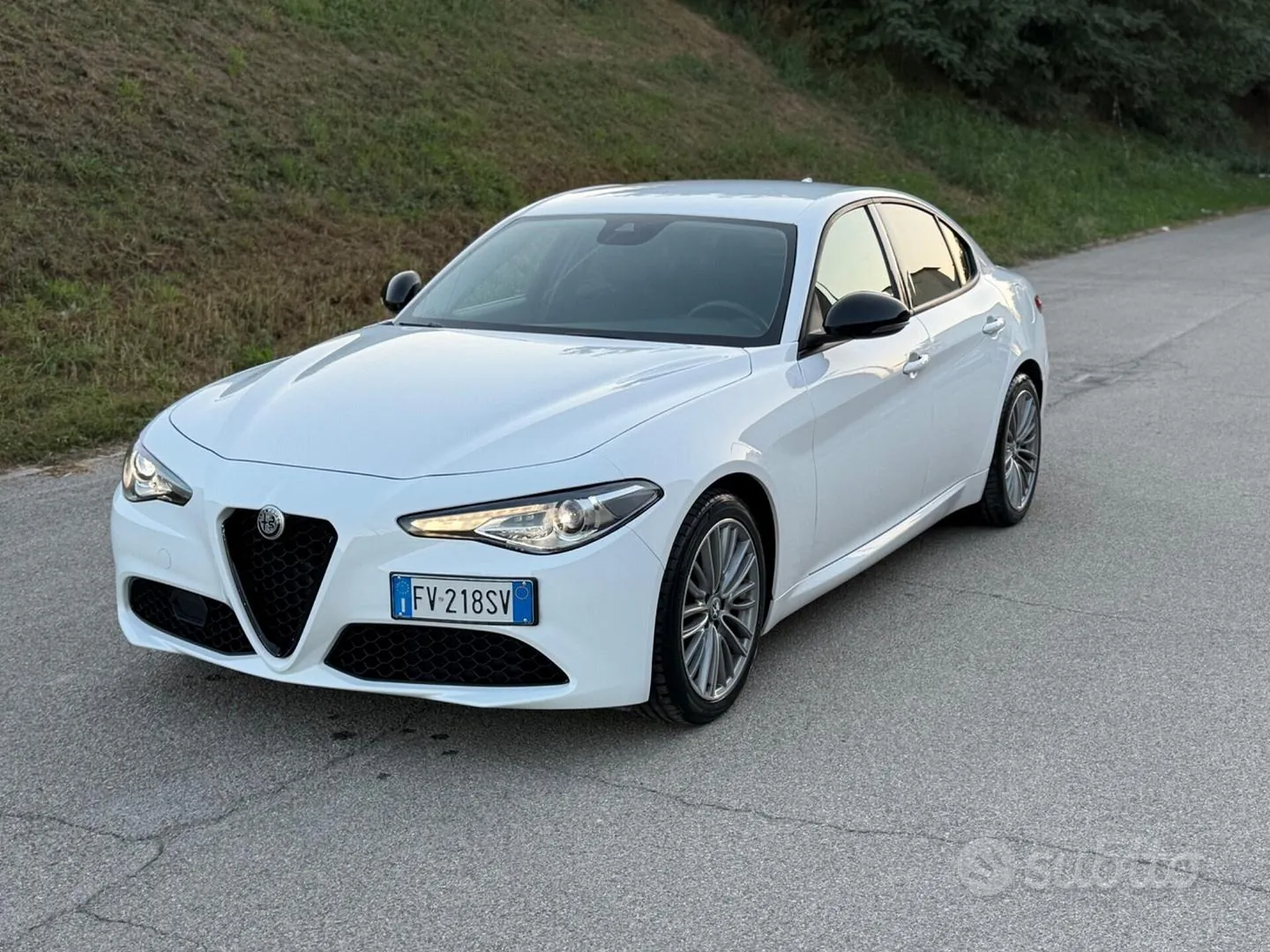 Alfa Romeo Giulia 2019 photo 2