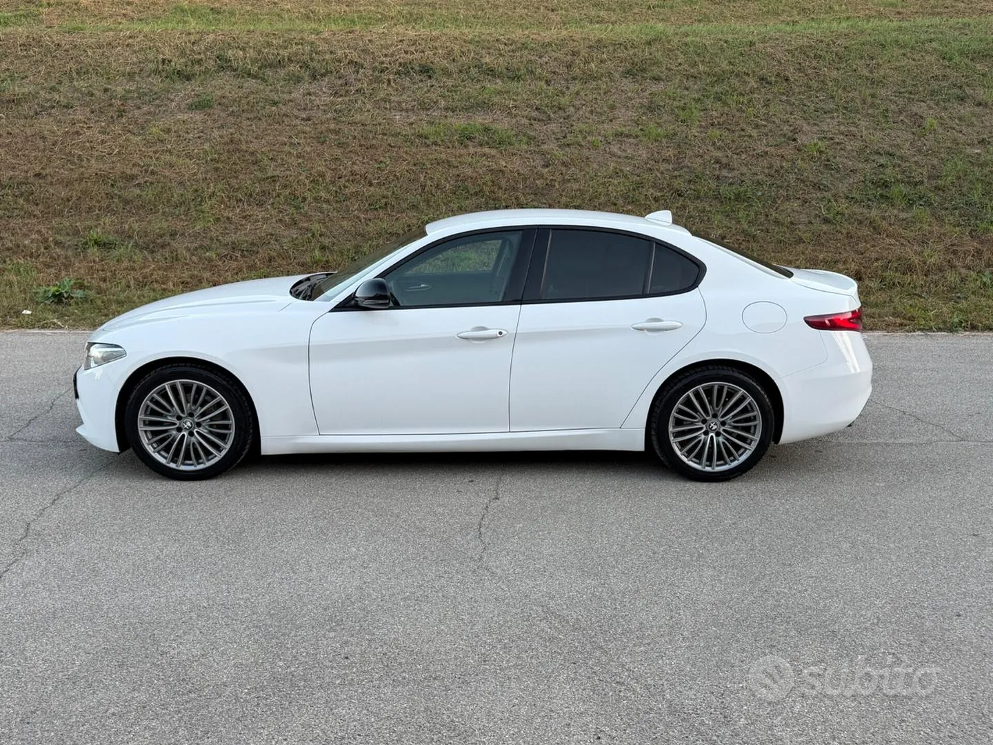 Alfa Romeo Giulia 2019 photo 3