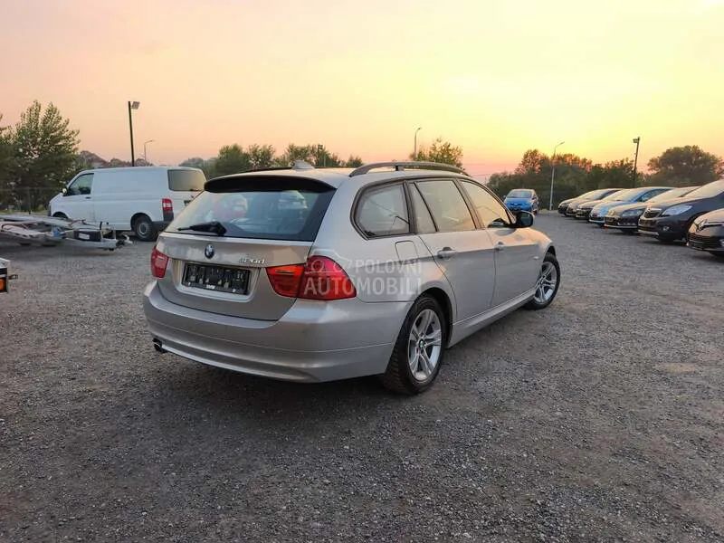 BMW 320 2010 photo 2