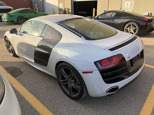 Audi R8 2010 photo 5
