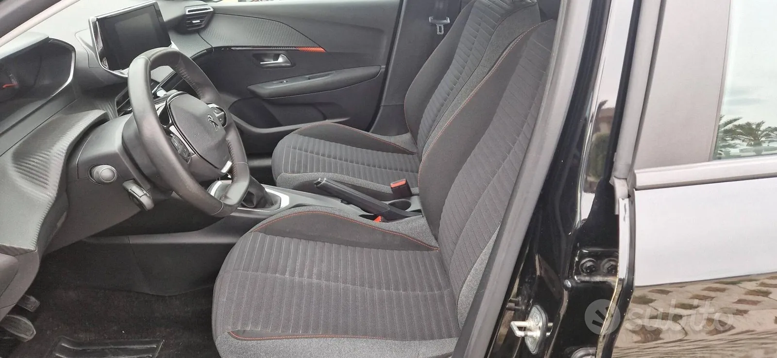 Peugeot 208 2024 photo 5