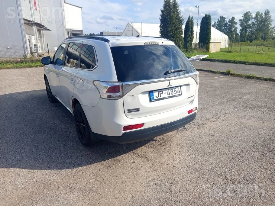 Mitsubishi Outlander 2014 photo 3