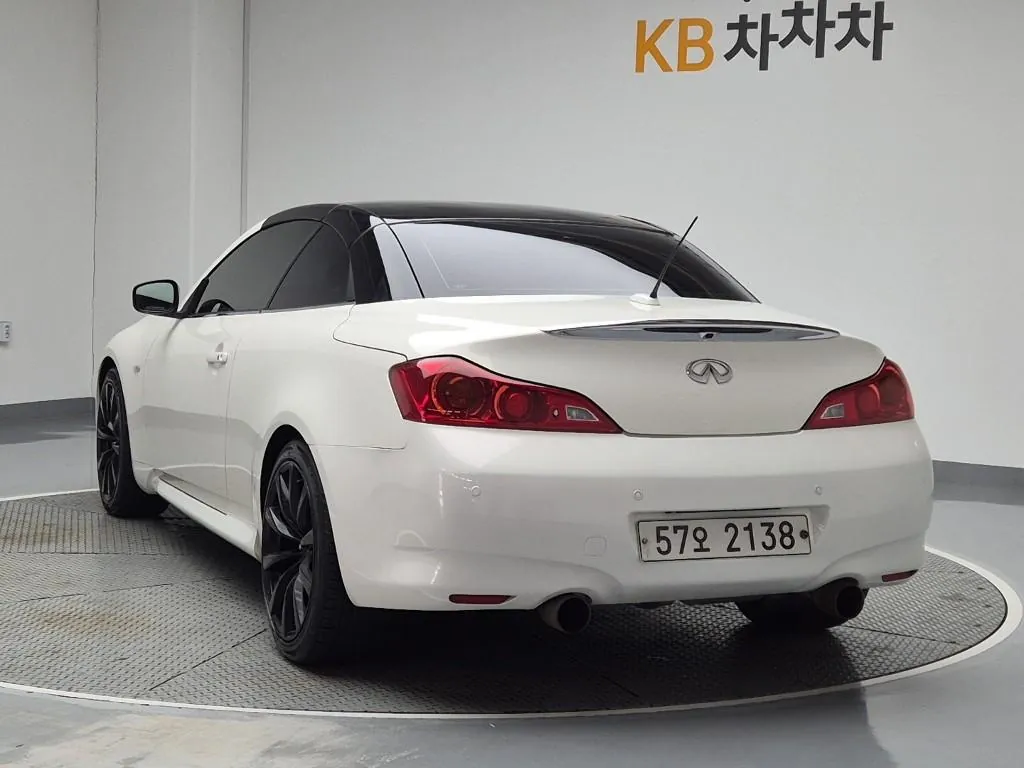 Infiniti G37 Convertible 2010 photo 2